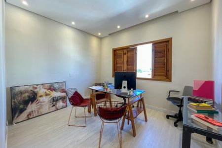 Casa à venda com 230m², 5 quartos e 3 vagas Casa à venda com 230m², 5 quartos e 3 vagasQuarto 1