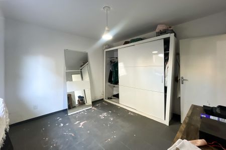 Casa à venda com 230m², 5 quartos e 3 vagas Casa à venda com 230m², 5 quartos e 3 vagasQuarto 4