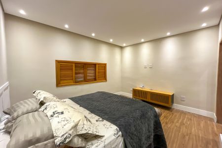 Casa à venda com 230m², 5 quartos e 3 vagas Casa à venda com 230m², 5 quartos e 3 vagasQuarto 3