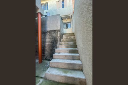 Casa à venda com 230m², 5 quartos e 3 vagas Casa à venda com 230m², 5 quartos e 3 vagasEntrada da Casa 2