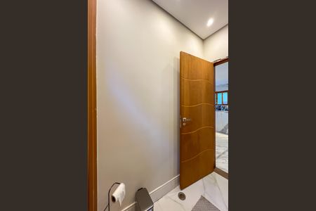 Casa à venda com 230m², 5 quartos e 3 vagas Casa à venda com 230m², 5 quartos e 3 vagasLavabo