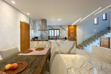 Casa à venda com 230m², 5 quartos e 3 vagas Casa à venda com 230m², 5 quartos e 3 vagasCozinha 1