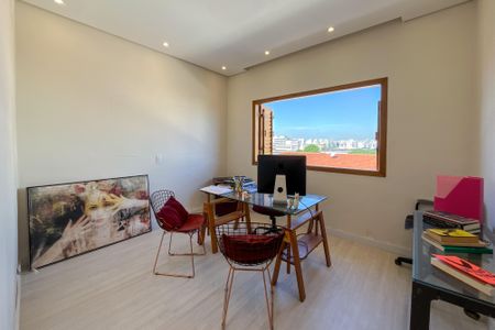 Casa à venda com 230m², 5 quartos e 3 vagas Casa à venda com 230m², 5 quartos e 3 vagasQuarto 1