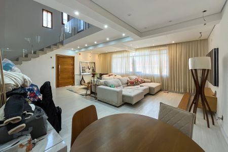 Casa à venda com 230m², 5 quartos e 3 vagas Casa à venda com 230m², 5 quartos e 3 vagasSala 1