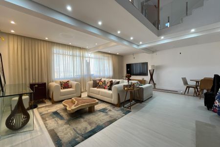 Casa à venda com 230m², 5 quartos e 3 vagas Casa à venda com 230m², 5 quartos e 3 vagasSala 1
