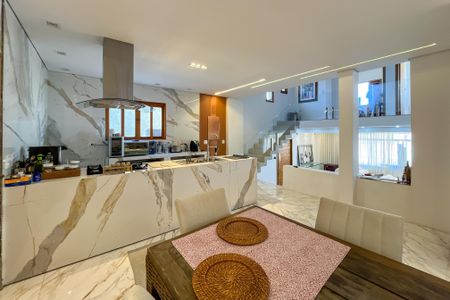 Casa à venda com 230m², 5 quartos e 3 vagas Casa à venda com 230m², 5 quartos e 3 vagasCozinha 1