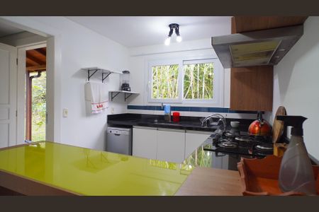 Casa de condomínio para alugar com 359m², 3 quartos e 2 vagasCozinha