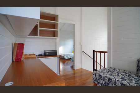 Casa de condomínio para alugar com 359m², 3 quartos e 2 vagasCorredor