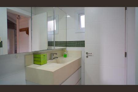 Casa de condomínio para alugar com 359m², 3 quartos e 2 vagasBanheiro suíte