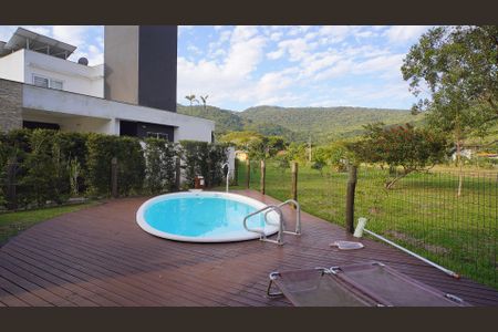 Casa de condomínio para alugar com 359m², 3 quartos e 2 vagasPátio