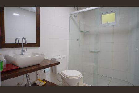 Casa de condomínio para alugar com 359m², 3 quartos e 2 vagasBanheiro 