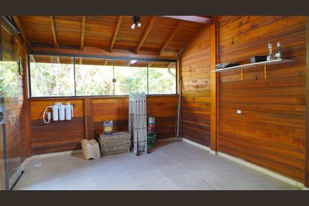 Casa de condomínio para alugar com 359m², 3 quartos e 2 vagasDepósito