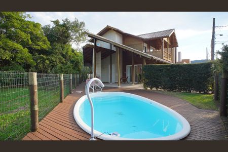 Casa de condomínio para alugar com 359m², 3 quartos e 2 vagasPiscina