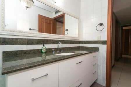 Apartamento à venda com 330m², 3 quartos e 3 vagasBanheiro