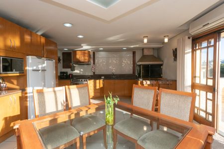 Apartamento à venda com 330m², 3 quartos e 3 vagasTerraço