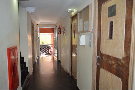 Apartamento à venda com 85m², 3 quartos e 1 vagaElevadores