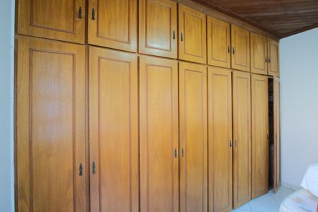 Casa à venda com 207m², 5 quartos e 1 vagaQuarto 2