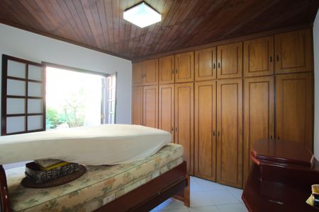 Casa à venda com 207m², 5 quartos e 1 vagaQuarto 2