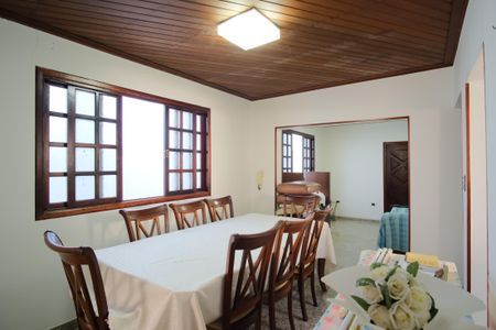 Casa à venda com 207m², 5 quartos e 1 vagaSala de Jantar