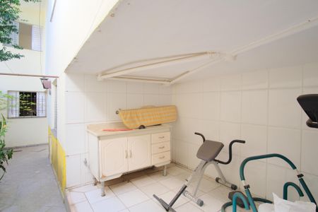 Casa à venda com 207m², 5 quartos e 1 vagaÁrea de Serviço 2