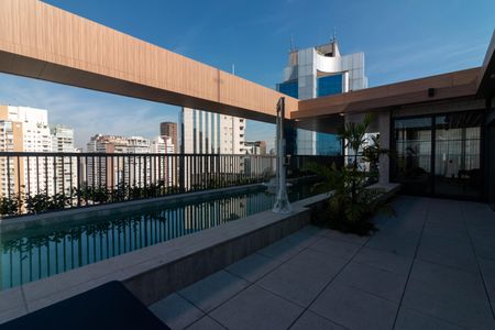 Apartamento à venda com 120m², 3 quartos e 2 vagas Apartamento à venda com 120m², 3 quartos e 2 vagasÁrea Comum - Piscina