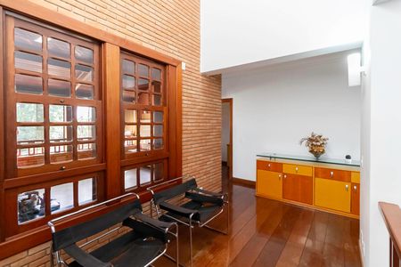 Casa à venda com 1000m², 4 quartos e 11 vagas Casa à venda com 1000m², 4 quartos e 11 vagasCorredor