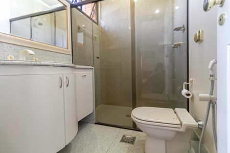 Casa à venda com 1000m², 4 quartos e 11 vagas Casa à venda com 1000m², 4 quartos e 11 vagasBanheiro da suíte 3