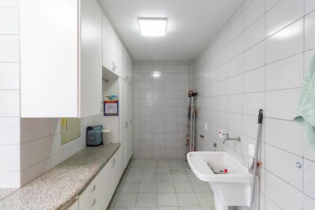 Casa à venda com 1000m², 4 quartos e 11 vagas Casa à venda com 1000m², 4 quartos e 11 vagasÁrea de serviço