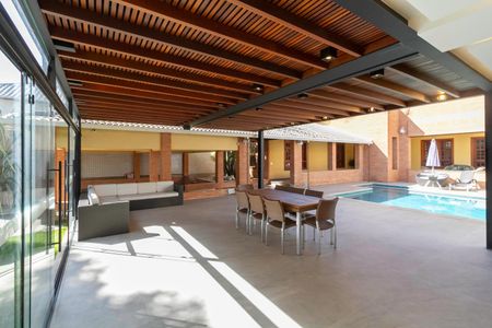 Casa à venda com 1000m², 4 quartos e 11 vagas Casa à venda com 1000m², 4 quartos e 11 vagasÁrea comum - Área gourmet