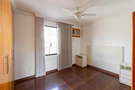 Casa à venda com 1000m², 4 quartos e 11 vagas Casa à venda com 1000m², 4 quartos e 11 vagasSuíte 2