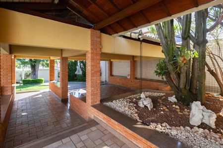 Casa à venda com 1000m², 4 quartos e 11 vagas Casa à venda com 1000m², 4 quartos e 11 vagasÁrea comum - Entrada