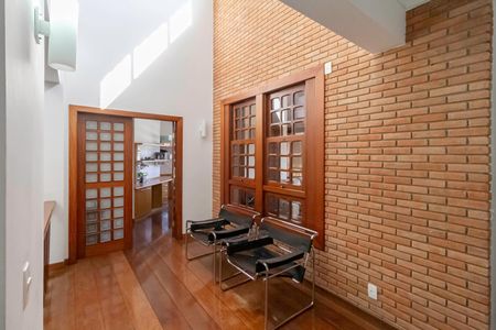 Casa à venda com 1000m², 4 quartos e 11 vagas Casa à venda com 1000m², 4 quartos e 11 vagasCorredor