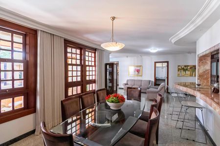 Casa à venda com 1000m², 4 quartos e 11 vagas Casa à venda com 1000m², 4 quartos e 11 vagasSala 2