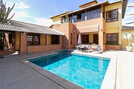 Casa à venda com 1000m², 4 quartos e 11 vagas Casa à venda com 1000m², 4 quartos e 11 vagasÁrea comum - Piscina