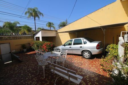 Casa à venda com 111m², 2 quartos e 2 vagasquintal frente e Garagem