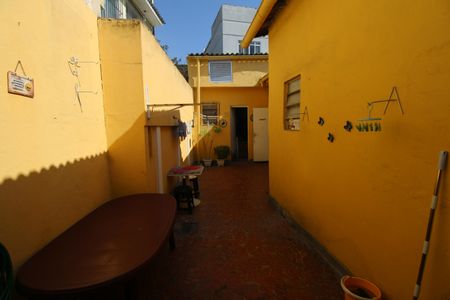 Casa à venda com 111m², 2 quartos e 2 vagasQuintal Fundos