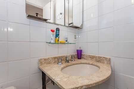 Apartamento à venda com 73m², 3 quartos e 2 vagasBanheiro da Suíte