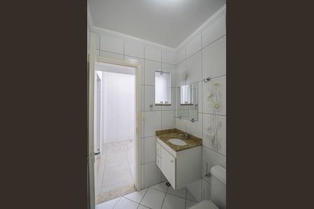 Casa à venda com 236m², 3 quartos e 2 vagasBanheiro 2