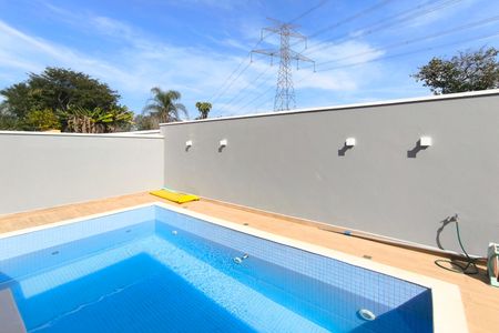Casa de condomínio à venda com 490m², 3 quartos e 4 vagas Casa de condomínio à venda com 490m², 3 quartos e 4 vagasÁrea Externa