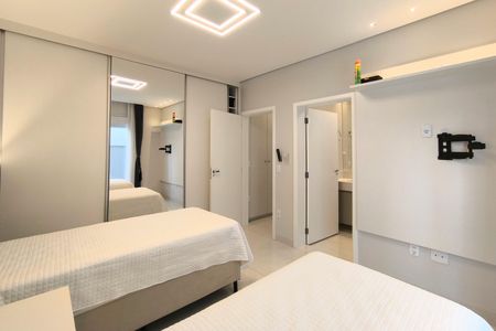 Casa de condomínio à venda com 490m², 3 quartos e 4 vagas Casa de condomínio à venda com 490m², 3 quartos e 4 vagasSuíte 3