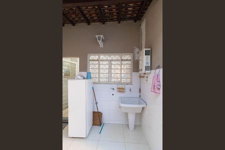 Casa à venda com 185m², 3 quartos e 4 vagas Casa à venda com 185m², 3 quartos e 4 vagasÁrea de Serviço