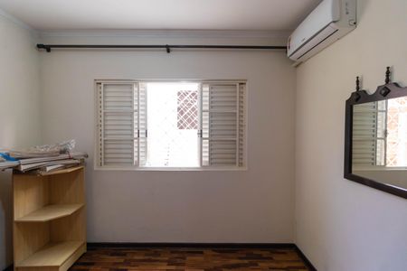 Casa à venda com 185m², 3 quartos e 4 vagas Casa à venda com 185m², 3 quartos e 4 vagasQuarto 01