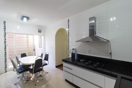 Casa à venda com 185m², 3 quartos e 4 vagas Casa à venda com 185m², 3 quartos e 4 vagasCozinha