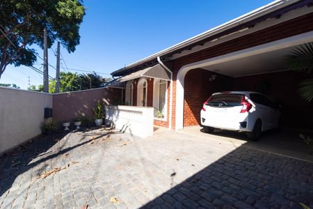 Casa à venda com 185m², 3 quartos e 4 vagas Casa à venda com 185m², 3 quartos e 4 vagasGaragem