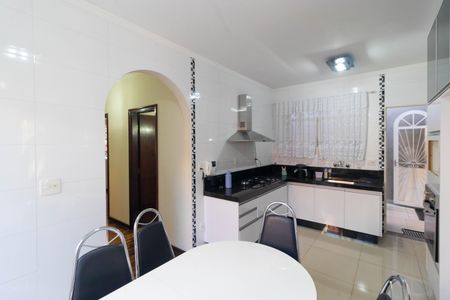 Casa à venda com 185m², 3 quartos e 4 vagas Casa à venda com 185m², 3 quartos e 4 vagasCozinha