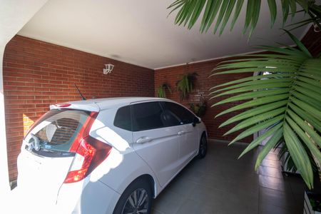 Casa à venda com 185m², 3 quartos e 4 vagas Casa à venda com 185m², 3 quartos e 4 vagasGaragem