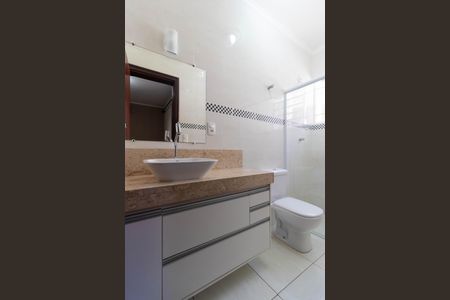 Casa à venda com 185m², 3 quartos e 4 vagas Casa à venda com 185m², 3 quartos e 4 vagasBanheiro da Suíte