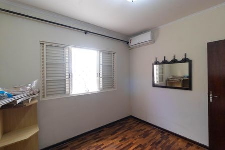 Casa à venda com 185m², 3 quartos e 4 vagas Casa à venda com 185m², 3 quartos e 4 vagasQuarto 01