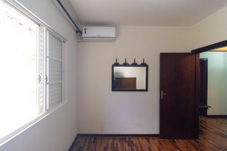 Casa à venda com 185m², 3 quartos e 4 vagas Casa à venda com 185m², 3 quartos e 4 vagasQuarto 01