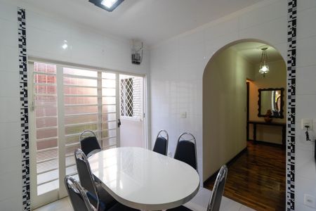 Casa à venda com 185m², 3 quartos e 4 vagas Casa à venda com 185m², 3 quartos e 4 vagasCozinha